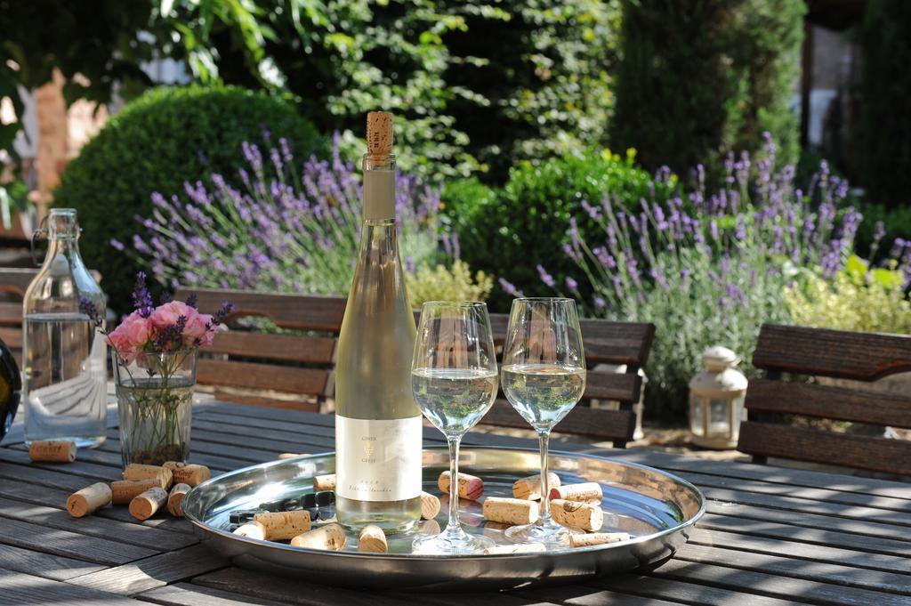 Weingut & Gaestehaus Giwergreif Wasserliesch Exterior foto